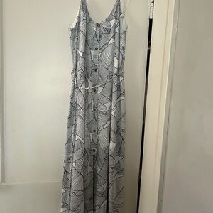 Sleeveless Black and White Patterned Maxi Dress